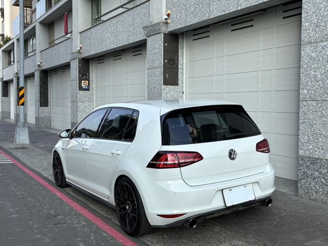 7代Golf GTI/可認證/全車精品升級/點擊看改裝明細/電子手煞+Auto hold/一鍵啟動/定速巡航/前後霧燈  第2張相片