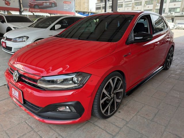 Beats版/升級18吋GTI鋁圈/Beats音響/變形蟲方向盤/閥門排氣管/免鑰匙iKey/電子儀表板/Carplay  第1張相片