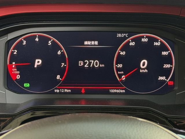 Beats版/升級18吋GTI鋁圈/Beats音響/變形蟲方向盤/閥門排氣管/免鑰匙iKey/電子儀表板/Carplay  第7張相片