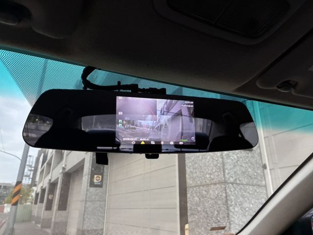 市區代步車/里程保證/定速巡航/電子後視鏡/恆溫空調/電折後視鏡  第10張相片