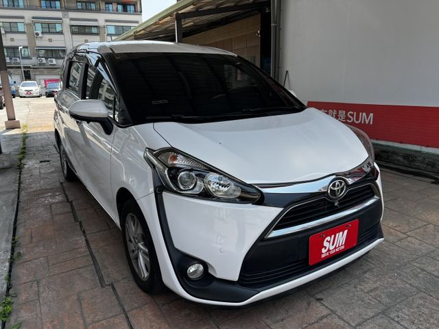 七人座/認證車輛/內外氣氛漂亮/iKey免鑰匙/定速巡航/單電滑門/升級電尾門/升級環景  第2張相片