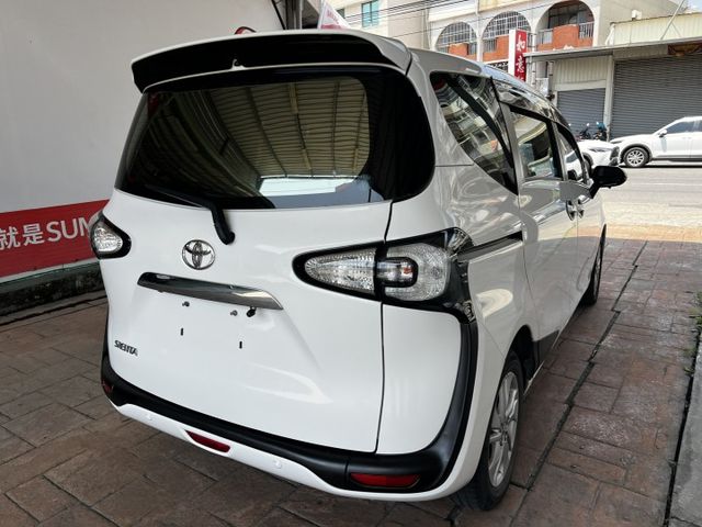 七人座/認證車輛/內外氣氛漂亮/iKey免鑰匙/定速巡航/單電滑門/升級電尾門/升級環景  第3張相片