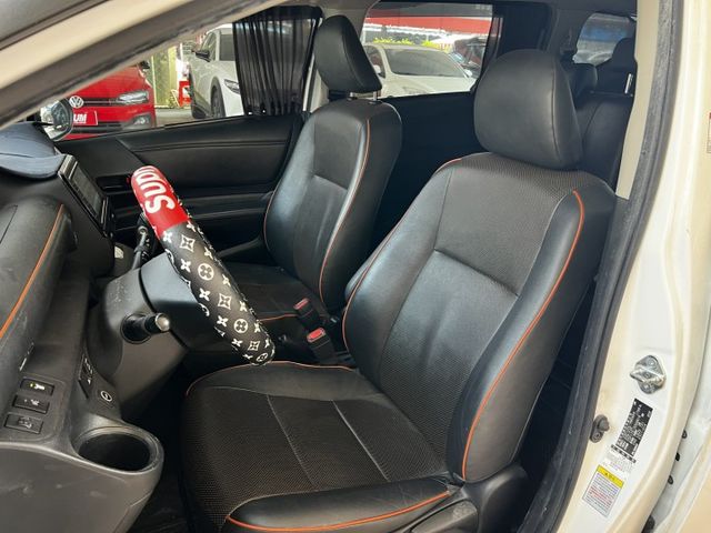 七人座/認證車輛/內外氣氛漂亮/iKey免鑰匙/定速巡航/單電滑門/升級電尾門/升級環景  第13張相片