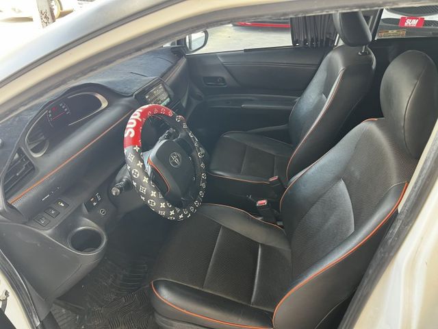 七人座/認證車輛/內外氣氛漂亮/iKey免鑰匙/定速巡航/單電滑門/升級電尾門/升級環景  第14張相片