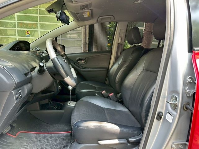 YARIS  第14張相片