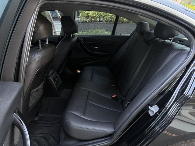 小改款LCI/認證車輛/僅跑6萬公里/內裝氣氛美/盲點偵測/車道偏離/免鑰匙iKey  第18張相片