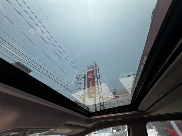 里程少.認證車.頂級車款.天窗.電動椅.後座出風口  第8張相片