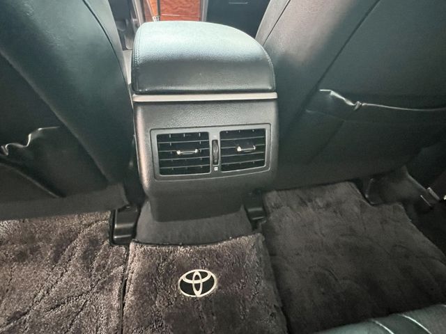 里程少.認證車.頂級車款.天窗.電動椅.後座出風口  第9張相片