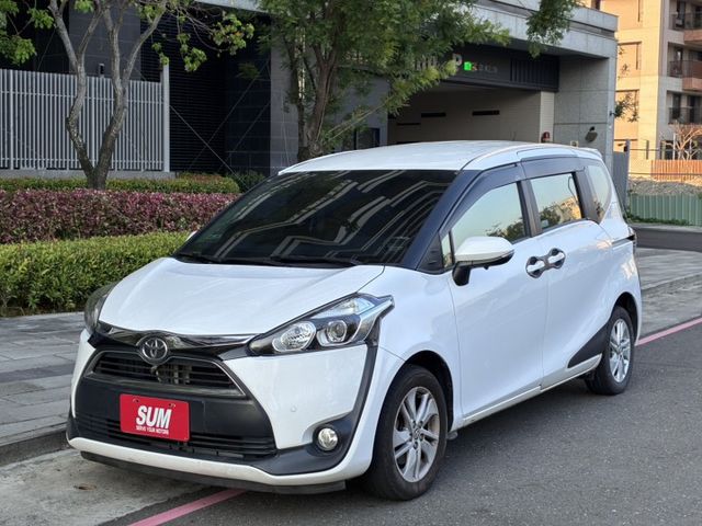 七人座/認證車輛/內外氣氛漂亮/iKey免鑰匙/定速巡航/單電滑門/升級電尾門/升級環景  第1張相片