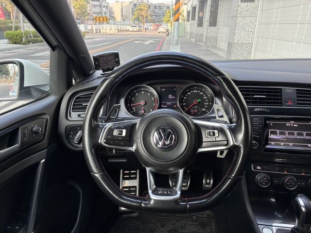 7代Golf GTI/可認證/全車精品升級/點擊看改裝明細/電子手煞+Auto hold/一鍵啟動/定速巡航/前後霧燈  第8張相片