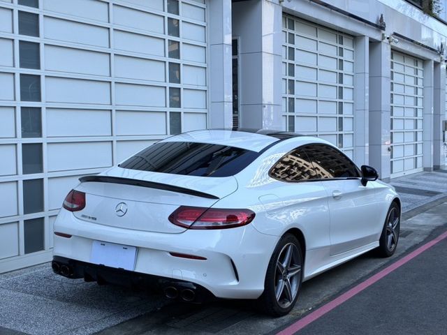 C250 AMG Coupe總代理/全車原鈑件/里程保證/中尾段排氣管/雙魚眼頭燈/360環景/天窗/摸門iKey  第2張相片