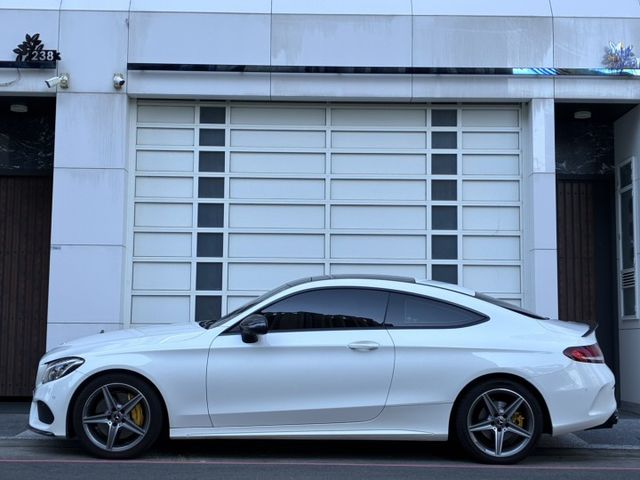 C250 AMG Coupe總代理/全車原鈑件/里程保證/中尾段排氣管/雙魚眼頭燈/360環景/天窗/摸門iKey  第3張相片