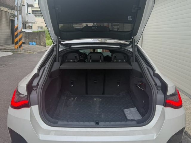 420i GC Msport/全車原鈑件/升級VVS閥門中尾、440i儀表、解隱藏、水晶排擋頭、碳纖維變形蟲方向盤  第6張相片