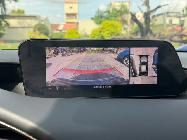 5門Bose旗艦版/原鈑件/ACC跟車/盲點偵測 /車道偏移/雙區恆溫/BOSE音響/抬顯/360環景/CarPlay  第10張相片