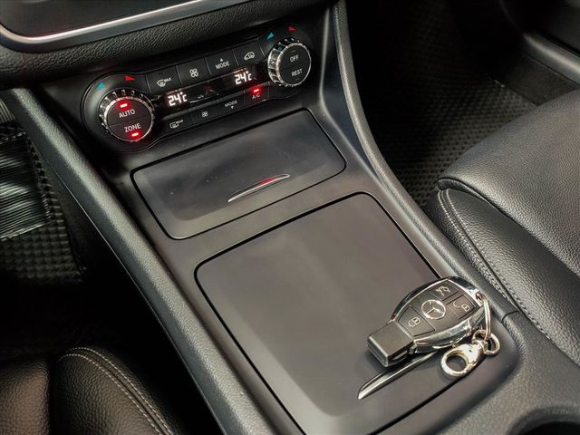 GLA180、跨界輕休旅、FB玖德車業  第11張相片