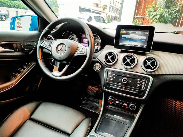 GLA180、跨界輕休旅、FB玖德車業  第13張相片