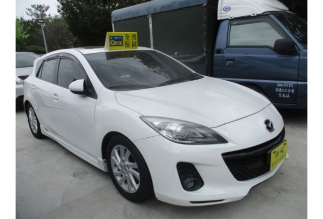 Mazda MAZDA3  第4張相片