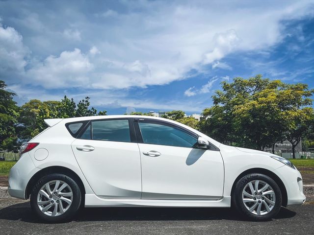 2014年 Mazda3 2.0 5門  第3張相片