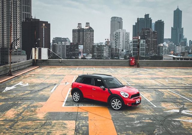 2010 MINI countryMan  第3張相片