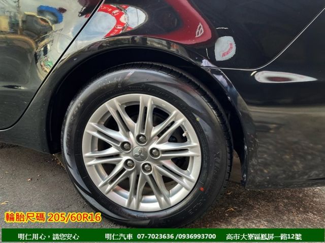 優質代步車★跑4萬★雙安★內裝超美★倒車顯影★原廠保養★享保固★可全貸★俱完整第三方認證★  第4張相片