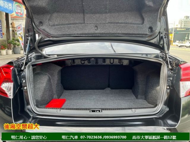 優質代步車★跑4萬★雙安★內裝超美★倒車顯影★原廠保養★享保固★可全貸★俱完整第三方認證★  第19張相片
