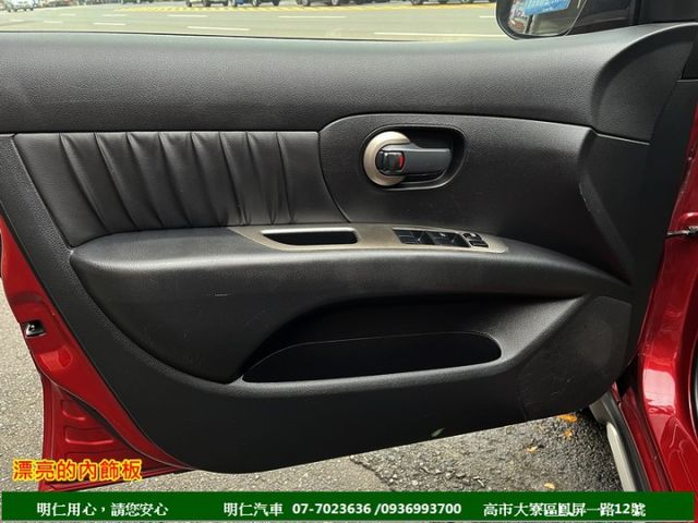 5門掀背車款★里程保證★多功能數位影音★倒車影像★空間超大★代步車的好選擇★可全貸★俱完整第三方認證★  第9張相片