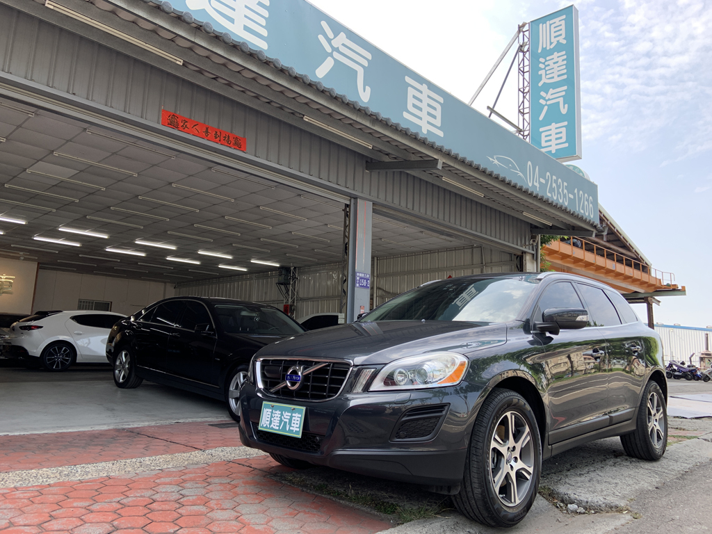  XC60  D5 柴油 旗艦版  一手車 原鈑件 全景天窗  ACC 自動跟車  第1張相片