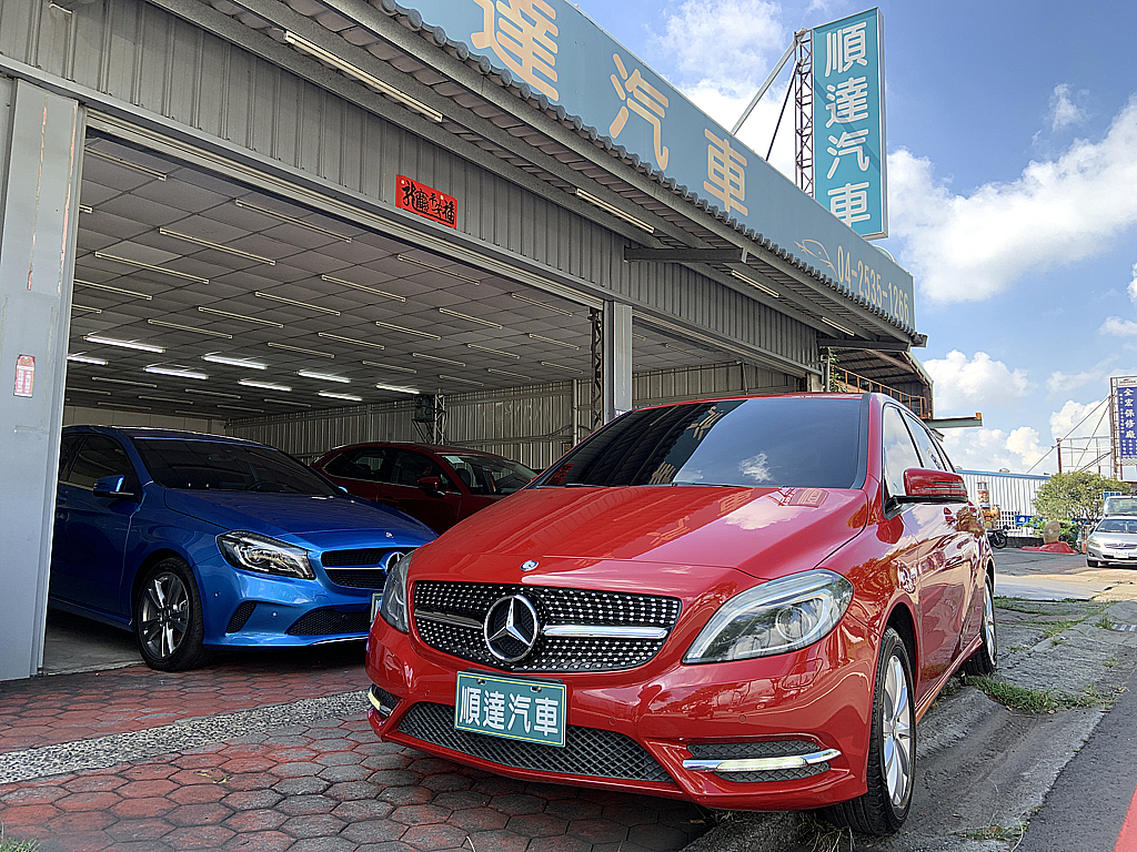 W246 BENZ B180 安卓機 / A級認證車  第1張相片