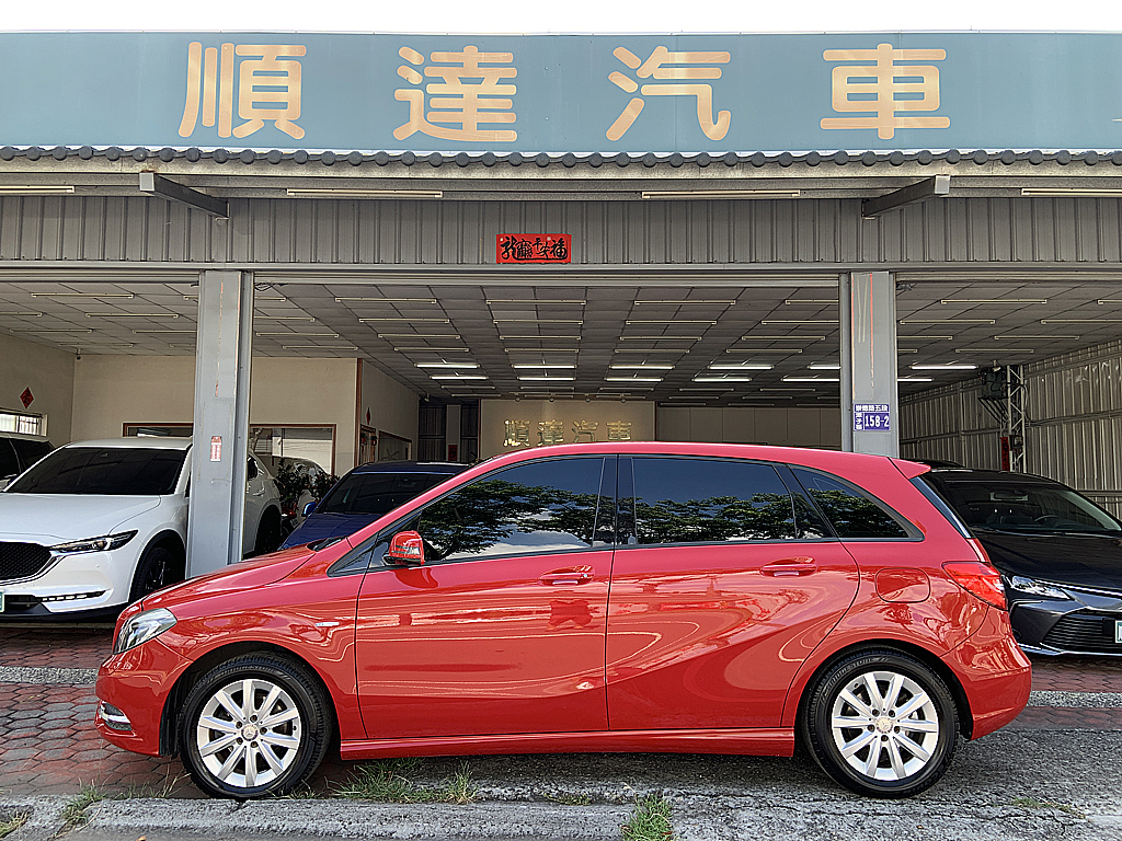 W246 BENZ B180 安卓機 / A級認證車  第13張相片