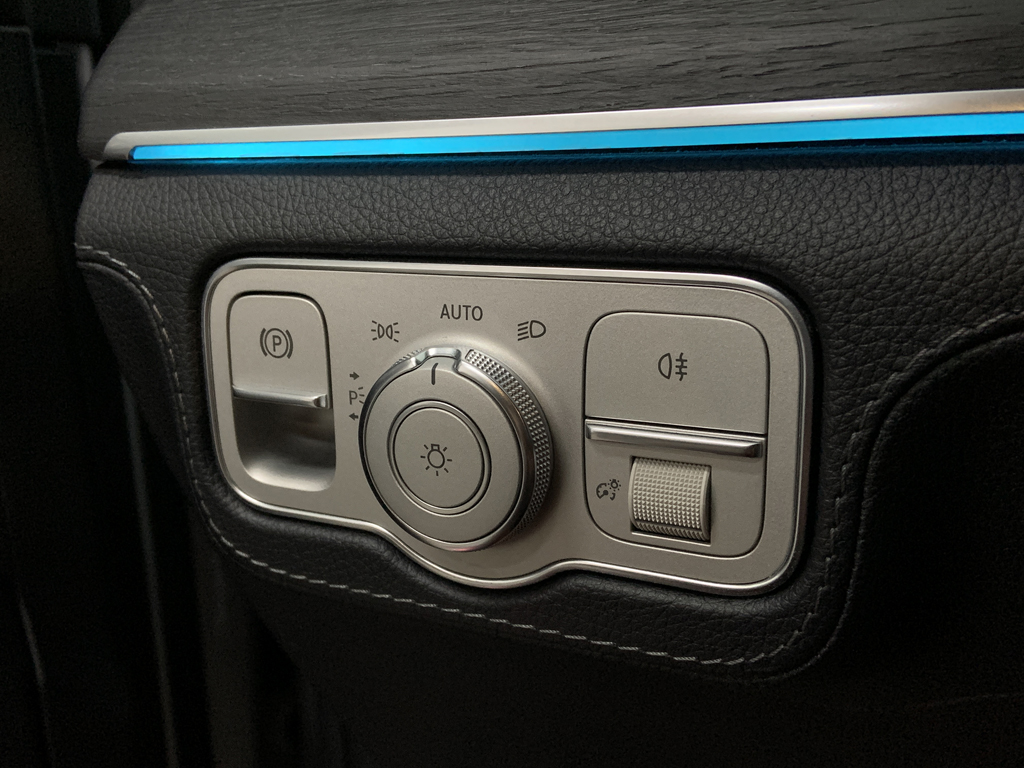 2021年 BENZ GLE350D   第16張相片