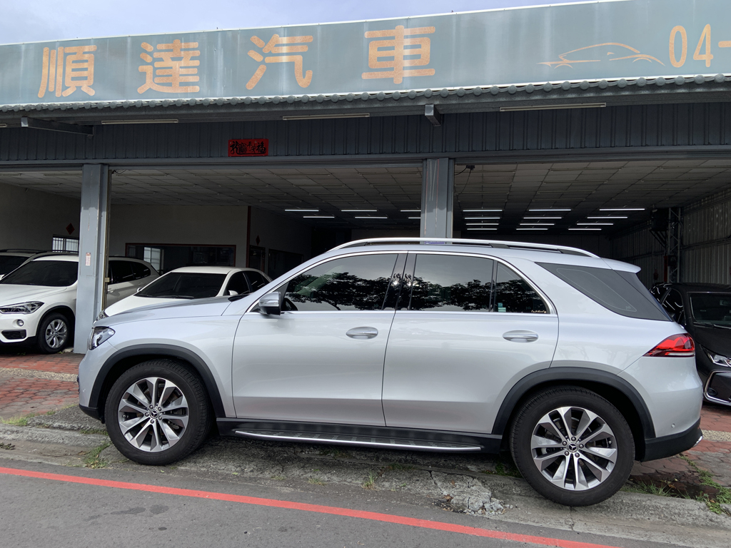 2021年 BENZ GLE350D   第18張相片