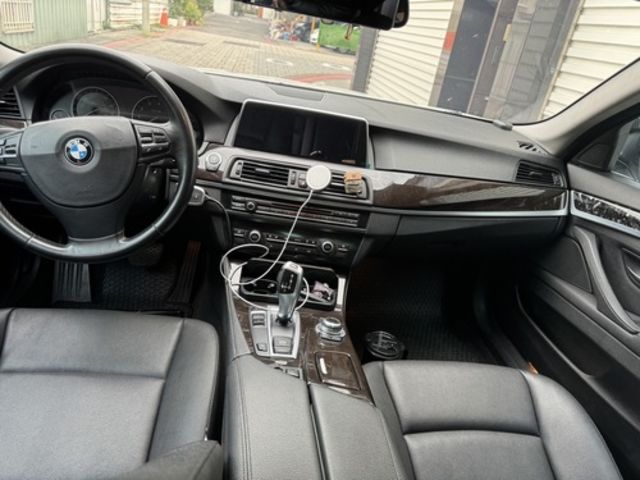 BMW寶馬 528I  第7張相片