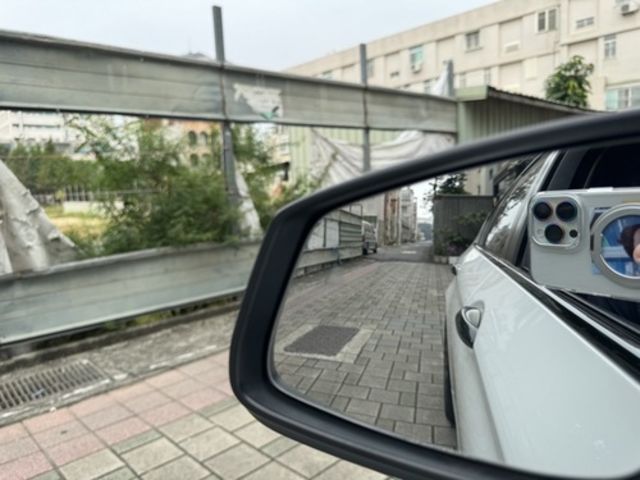 BMW寶馬 528I  第9張相片