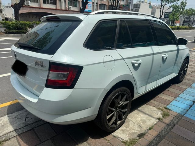 SKODA司科達 FABIA COMBI  第2張相片
