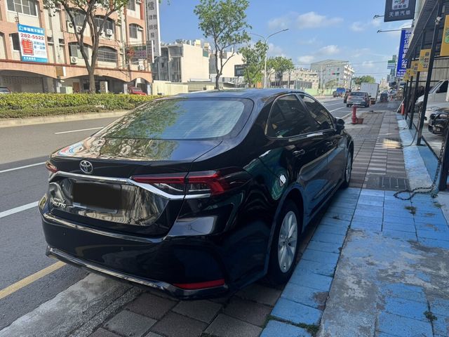 TOYOTA豐田 ALTIS  第2張相片