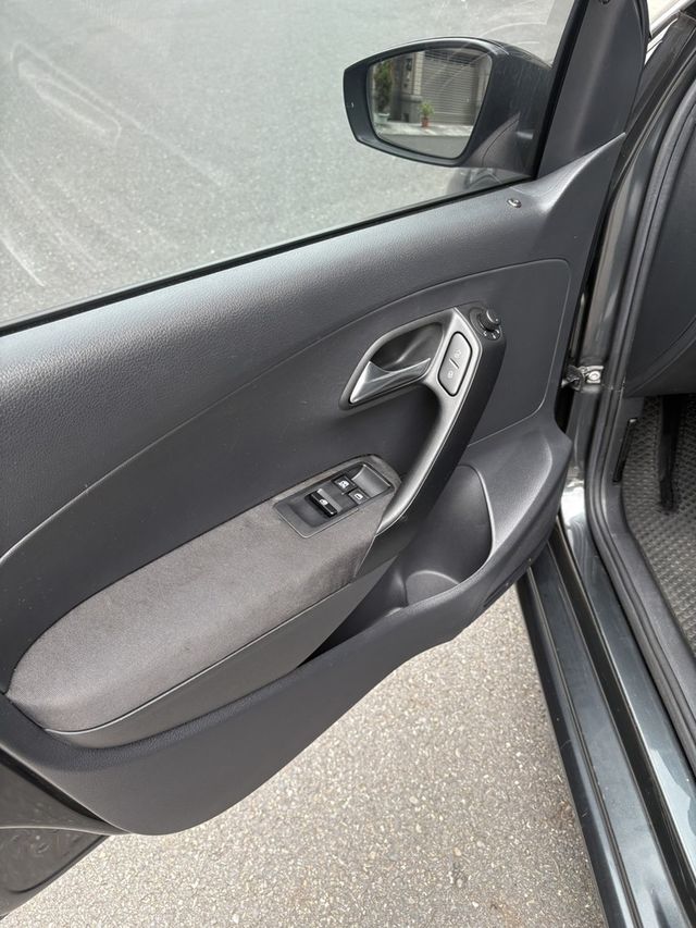 VOLKSWAGEN福斯 POLO  第9張相片