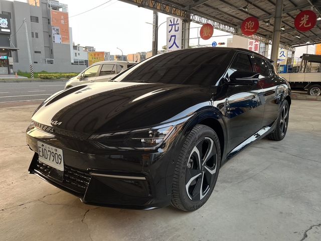 KIA起亞 EV6  第1張相片