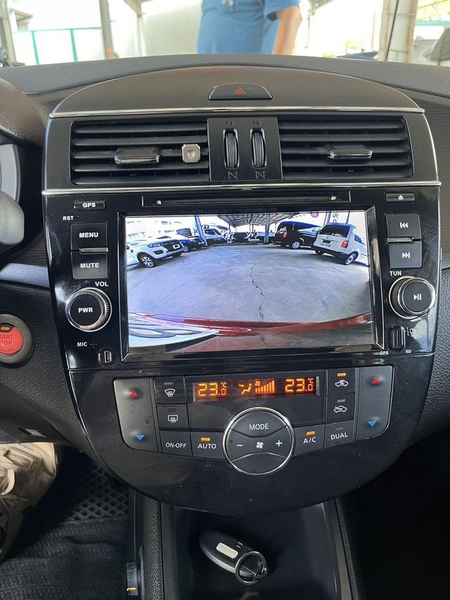 NISSAN日產 TIIDA  第14張相片