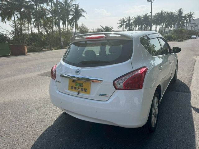 NISSAN日產 TIIDA  第2張相片