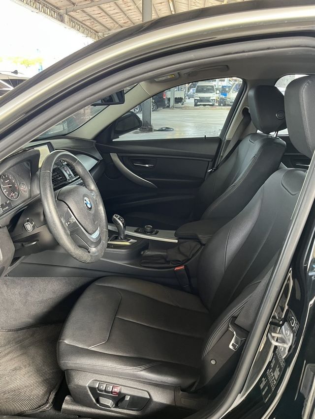 BMW寶馬 320I  第10張相片