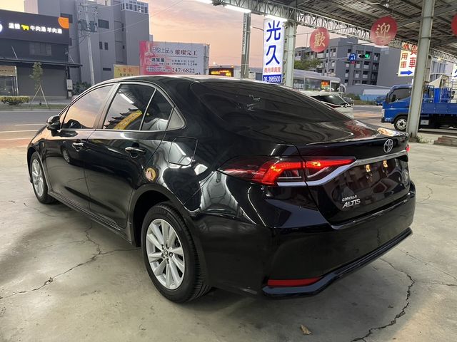 TOYOTA豐田 ALTIS  第7張相片