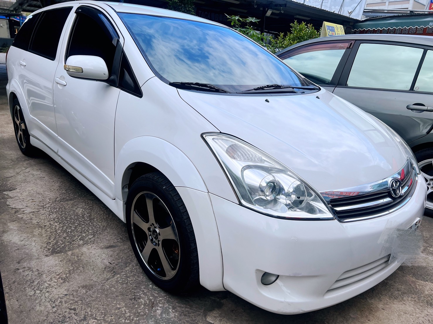 絕對在店 里程保證 價格真實 來店賞車請預約 如讓您白跑 直接賠償1萬車馬費  第2張相片