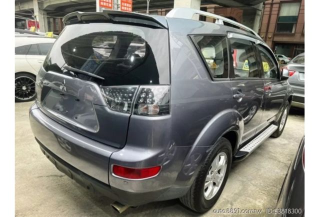 堅持實車實價 車況透明 如有不實 賠償三萬現金~!!來店賞車 請先預約~!!!  第4張相片