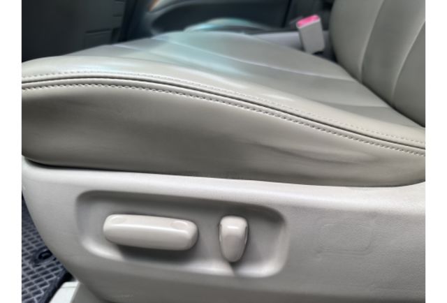 【堅持實車實價 車況透明】3.5全景天窗 HID頭燈 恆溫空調 駕駛座電動調整  第6張相片