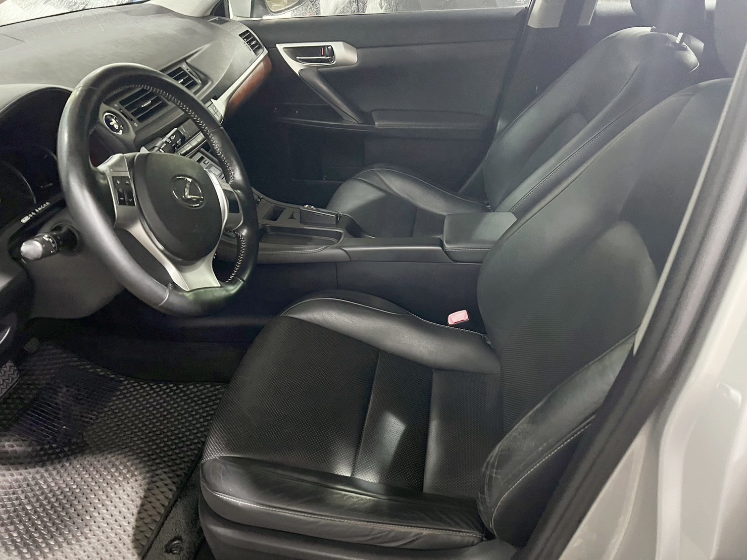 2011年 LEXUS CT200H  第5張相片