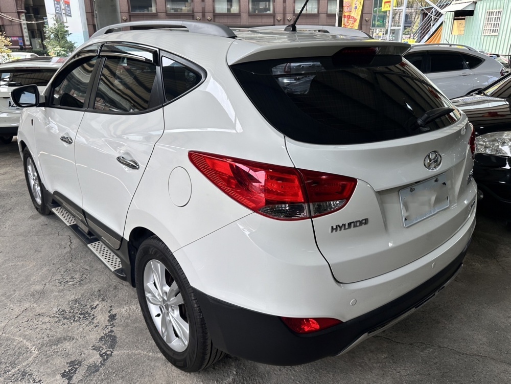 2014年 HYUNDAI ix35 2.0  第3張相片