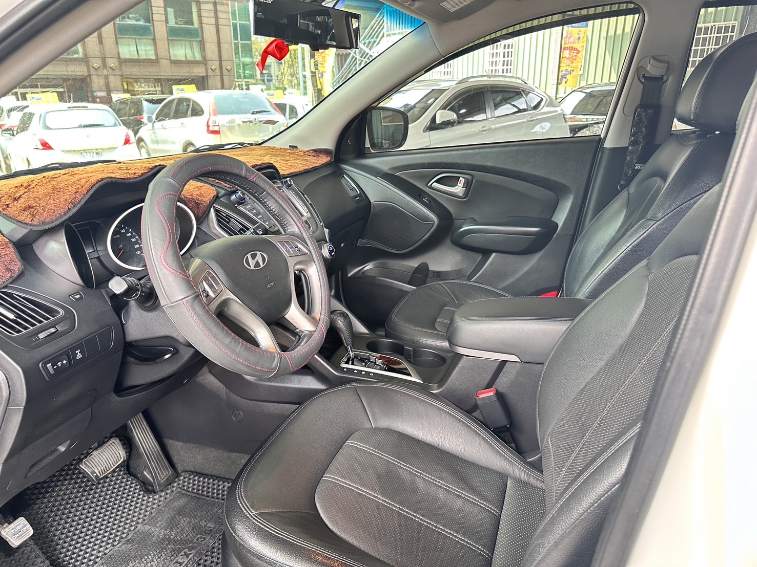 2014年 HYUNDAI ix35 2.0  第5張相片