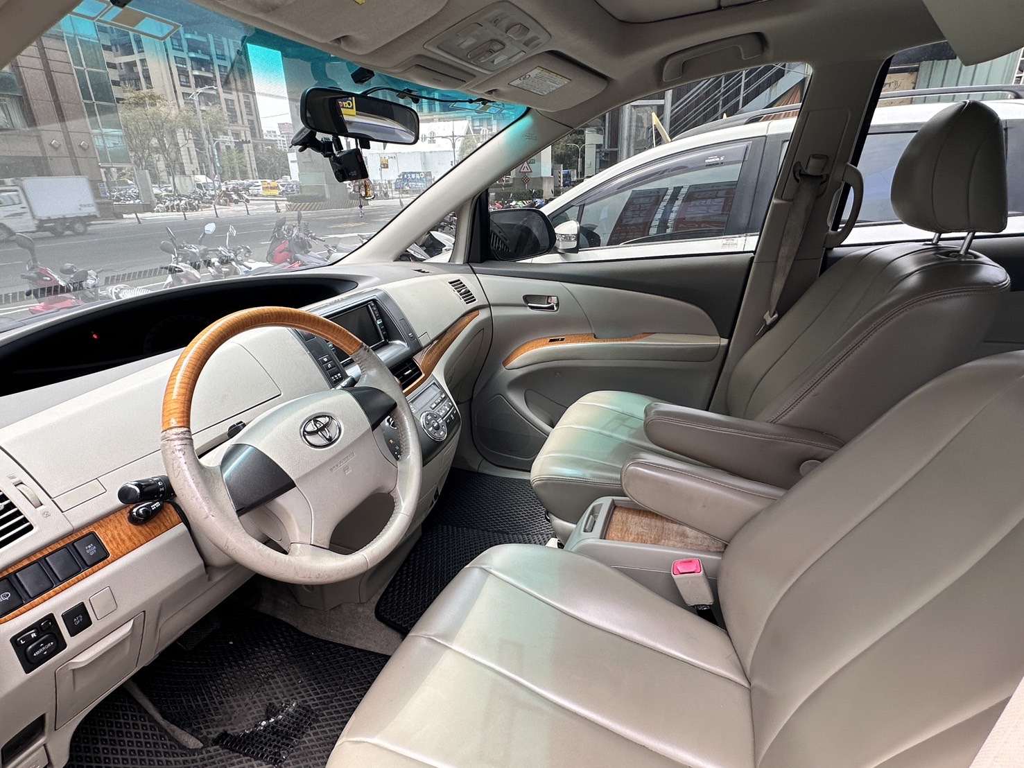 2010年 Toyota Previa 3.5L  第8張相片