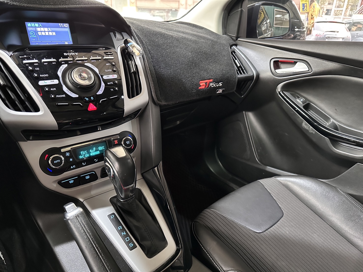2014年Ford Focus 5D 2.0柴油  第11張相片