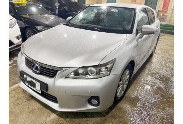 一手車 前董事長坐駕 超漂亮 全原版 僅跑6萬多公里~!!!  第2張相片